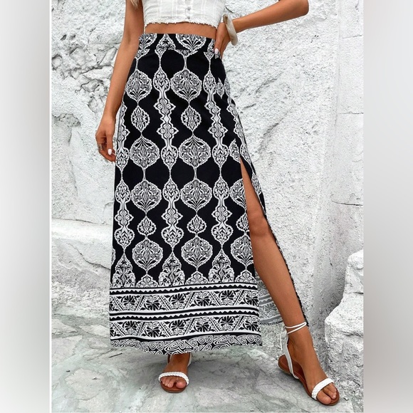 Boho Black And White Print Split Thigh Skirt - Picture 2 of 6